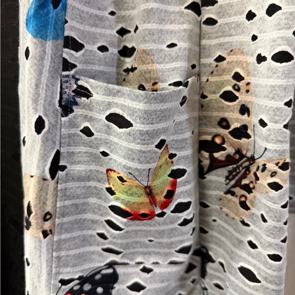 Elegant Women's Butterfly Print Cape/Overlay (32) - Picture 3 of 8